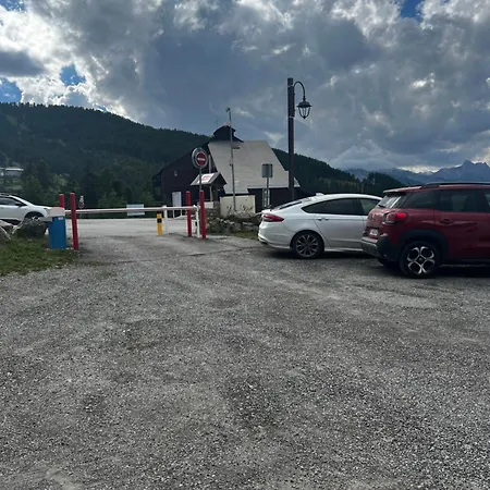 Au Coeur De La Station De 1850 *
